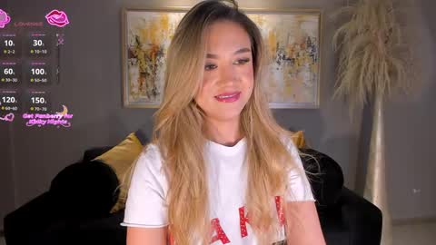 Snapshot of rebeccahudson_ chatting on 04-29-26, 10:16 Rebe online show from 04-29-26, 10:16