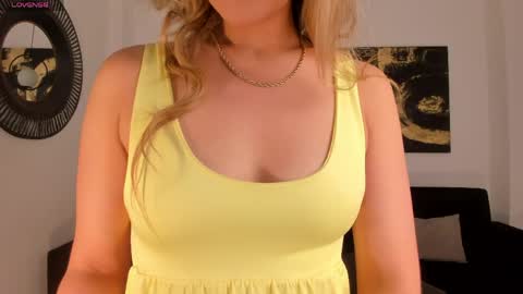 Snapshot of rebeccahudson_ chatting on 05-01-26, 06:34 Rebe online show from 05-01-26, 06:34