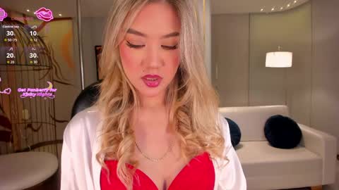 Snapshot of rebeccahudson_ chatting on 05-30-26, 06:16 Rebe online show from 05-30-26, 06:16