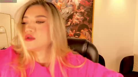 Snapshot of rebeccahudson_ chatting on 06-08-26, 07:36 Rebe online show from 06-08-26, 07:36