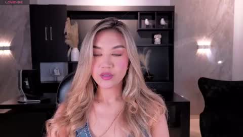 Snapshot of rebeccahudson_ chatting on 06-14-26, 06:21 Rebe online show from 06-14-26, 06:21