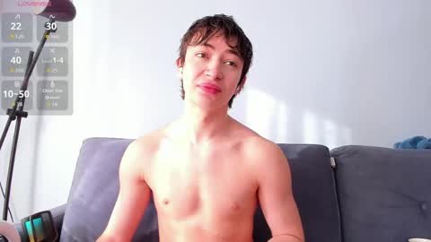 Snapshot of recklessalan chatting on 05-12-26, 04:20 Alan online show from 05-12-26, 04:20