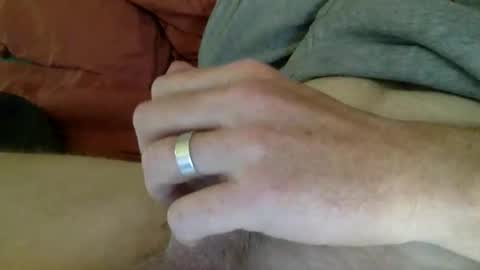 Snapshot of red23232 chatting on 12-15-25, 01:32 red23232 online show from 12-15-25, 01:32