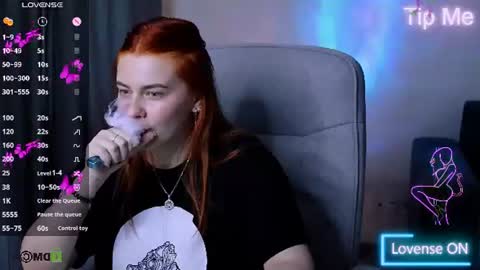 Snapshot of red__dizzy chatting on 06-10-26, 01:54 red__dizzy online show from 06-10-26, 01:54