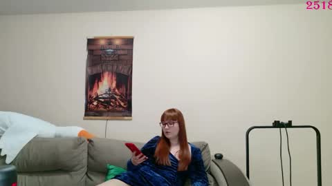 Snapshot of red_fox777 chatting on 04-12-26, 06:46 Lisa online show from 04-12-26, 06:46