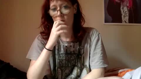 redcassie666 online show from 06-03-26, 12:52