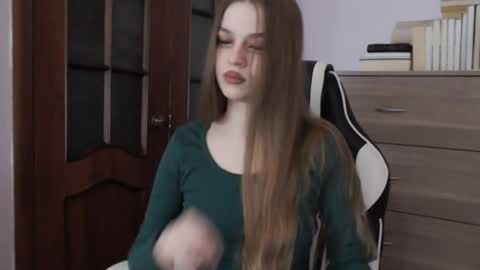 Lily online show from 01-07-26, 01:41