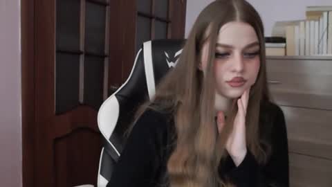 Lily online show from 01-15-26, 02:05