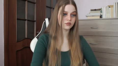 Lily online show from 04-01-26, 02:34