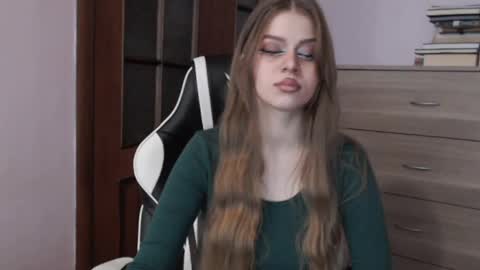 Lily online show from 05-29-26, 02:53