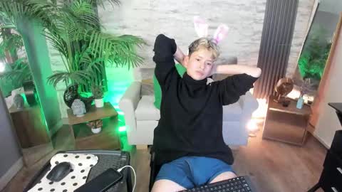 redhood_1_ online show from 03-26-26, 05:24