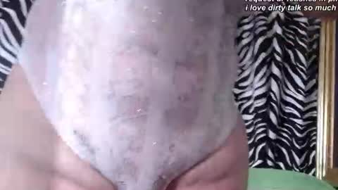 Snapshot of redroomxx chatting on 07-11-26, 04:32 MIA online show from 07-11-26, 04:32