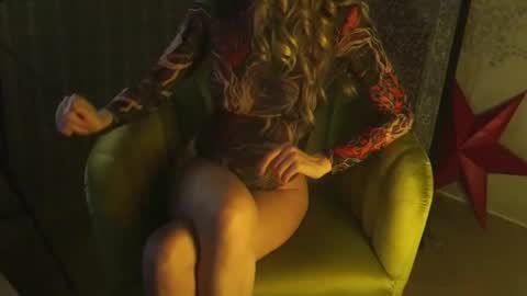 Snapshot of redsparrow__ chatting on 02-01-26, 07:45 Red online show from 02-01-26, 07:45