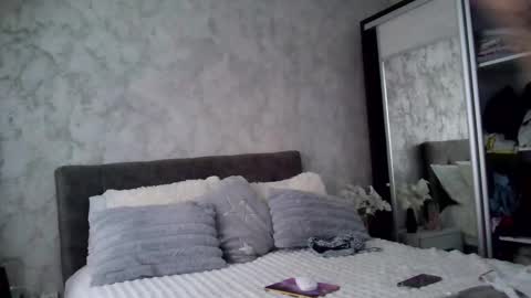 Reed-velvet online show from 02-24-26, 07:28