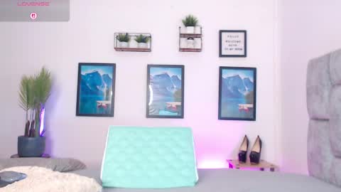 Snapshot of regina1819 chatting on 04-16-26, 02:34 regina1819 online show from 04-16-26, 02:34