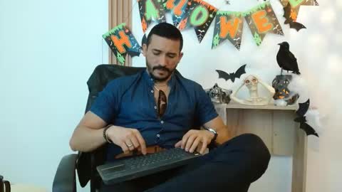   REIKO  online show from 10-10-25, 03:11