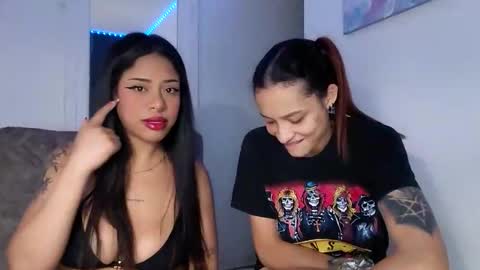 reina_reina online show from 04-30-26, 03:35