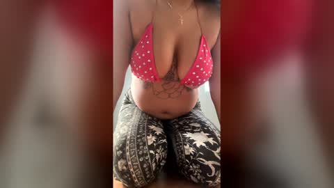 reinaassss online show from 12-22-25, 08:28