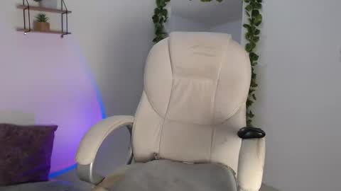 Erika online show from 12-10-24, 02:48