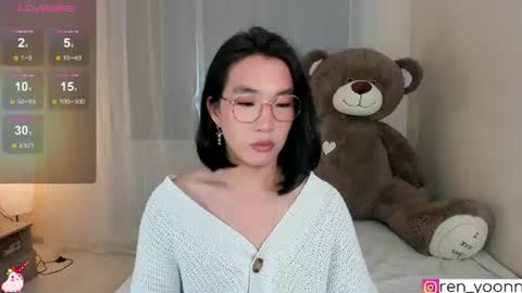 Snapshot of ren_yoonn chatting on 06-20-26, 09:56 Ren online show from 06-20-26, 09:56