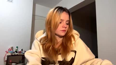 Snapshot of rendabecnel chatting on 02-11-26, 11:10 Tiffany online show from 02-11-26, 11:10