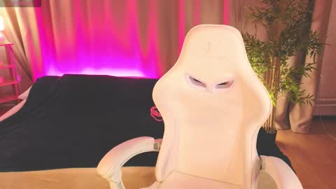 rene_shine online show from 03-15-26, 05:19