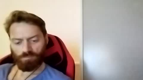 Snapshot of rerauld4 chatting on 01-19-25, 04:25 Raul online show from 01-19-25, 04:25