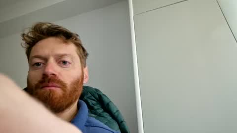 Snapshot of rerauld4 chatting on 03-09-25, 09:46 Raul online show from 03-09-25, 09:46