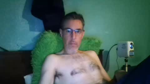 Snapshot of reyes_albert2006 chatting on 03-17-26, 04:17 reyes_albert2006 online show from 03-17-26, 04:17