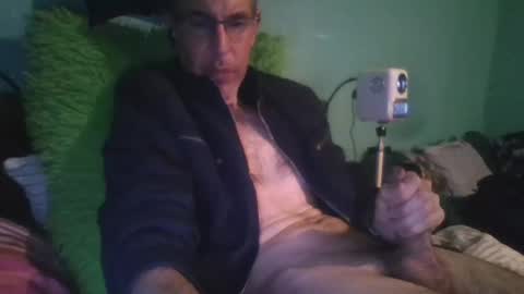 Snapshot of reyes_albert2006 chatting on 04-12-26, 08:52 reyes_albert2006 online show from 04-12-26, 08:52