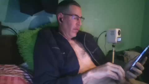 Snapshot of reyes_albert2006 chatting on 04-19-26, 03:44 reyes_albert2006 online show from 04-19-26, 03:44