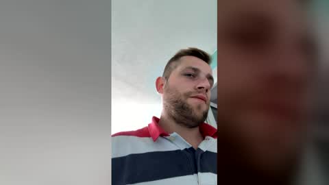 Snapshot of reyver94 chatting on 05-31-26, 07:37 reyver94 online show from 05-31-26, 07:37