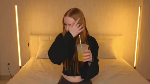 nice to meet you  3  I am Milena online show from 05-28-26, 04:59