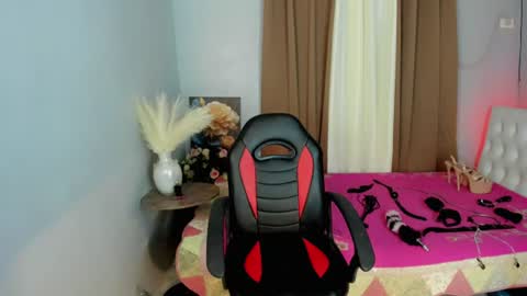 Snapshot of rhea_xoxo chatting on 06-25-26, 04:45 rhea online show from 06-25-26, 04:45