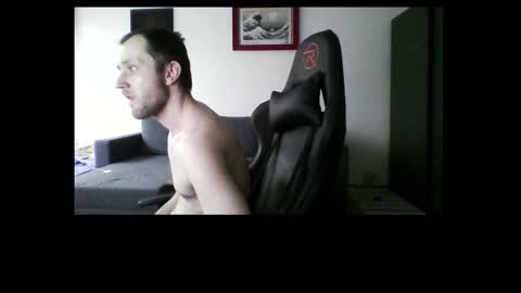 Snapshot of ricciardio chatting on 03-26-26, 09:15 ricciardio online show from 03-26-26, 09:15