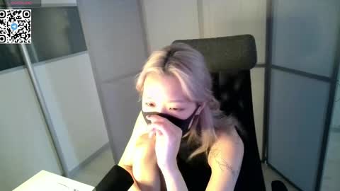 Jiwoo online show from 05-12-26, 05:59