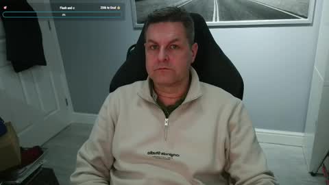 Snapshot of rich_uk56 chatting on 04-04-26, 10:40 UK Straight Guy online show from 04-04-26, 10:40