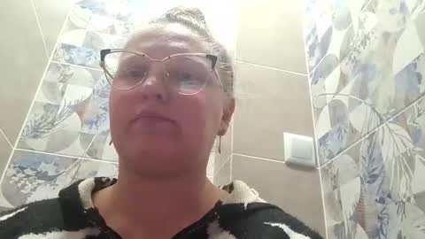 Anna - not anna - right Anna  online show from 03-25-26, 11:49