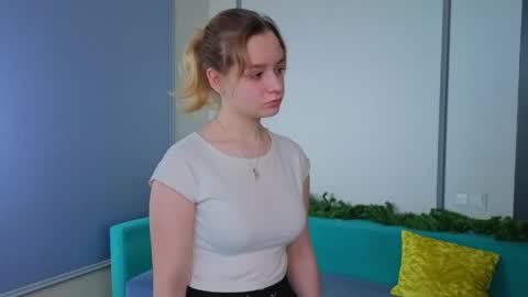 Snapshot of rickietujague chatting on 04-05-26, 01:36 Violetta online show from 04-05-26, 01:36