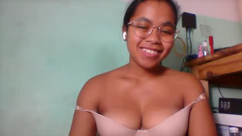Snapshot of rinah856024 chatting on 05-08-26, 06:13 rinah856024 online show from 05-08-26, 06:13