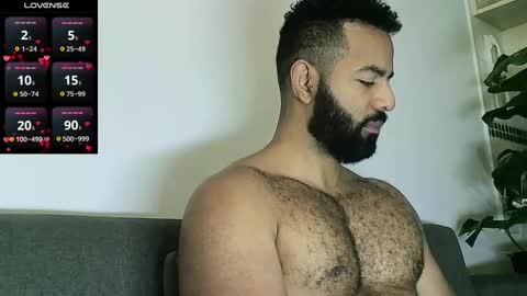 SebasRoa online show from 12-23-24, 03:01