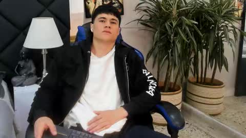 Snapshot of roan_birkin chatting on 03-18-26, 07:28 Roan Birkin online show from 03-18-26, 07:28