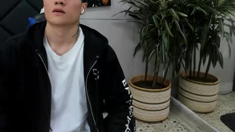 Snapshot of roan_birkin chatting on 03-25-26, 07:42 Roan Birkin online show from 03-25-26, 07:42