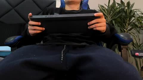 Snapshot of roan_birkin chatting on 03-31-26, 07:25 Roan Birkin online show from 03-31-26, 07:25