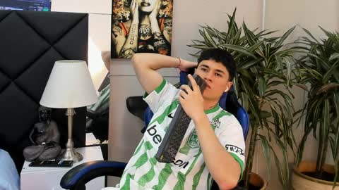 Snapshot of roan_birkin chatting on 04-06-26, 09:05 Roan Birkin online show from 04-06-26, 09:05