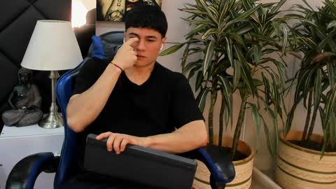 Snapshot of roan_birkin chatting on 04-07-26, 07:14 Roan Birkin online show from 04-07-26, 07:14