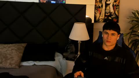 Snapshot of roan_birkin chatting on 04-08-26, 07:36 Roan Birkin online show from 04-08-26, 07:36