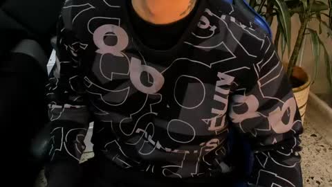 Snapshot of roan_birkin chatting on 04-14-26, 07:53 Roan Birkin online show from 04-14-26, 07:53