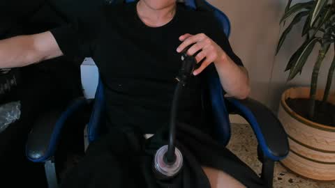 Snapshot of roan_birkin chatting on 04-15-26, 07:58 Roan Birkin online show from 04-15-26, 07:58