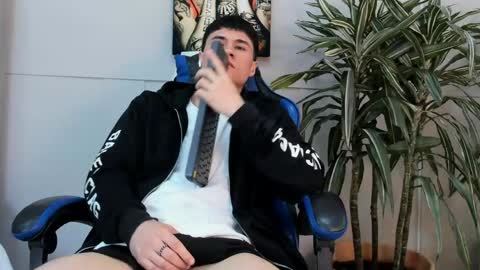 Roan Birkin online show from 04-30-26, 08:57